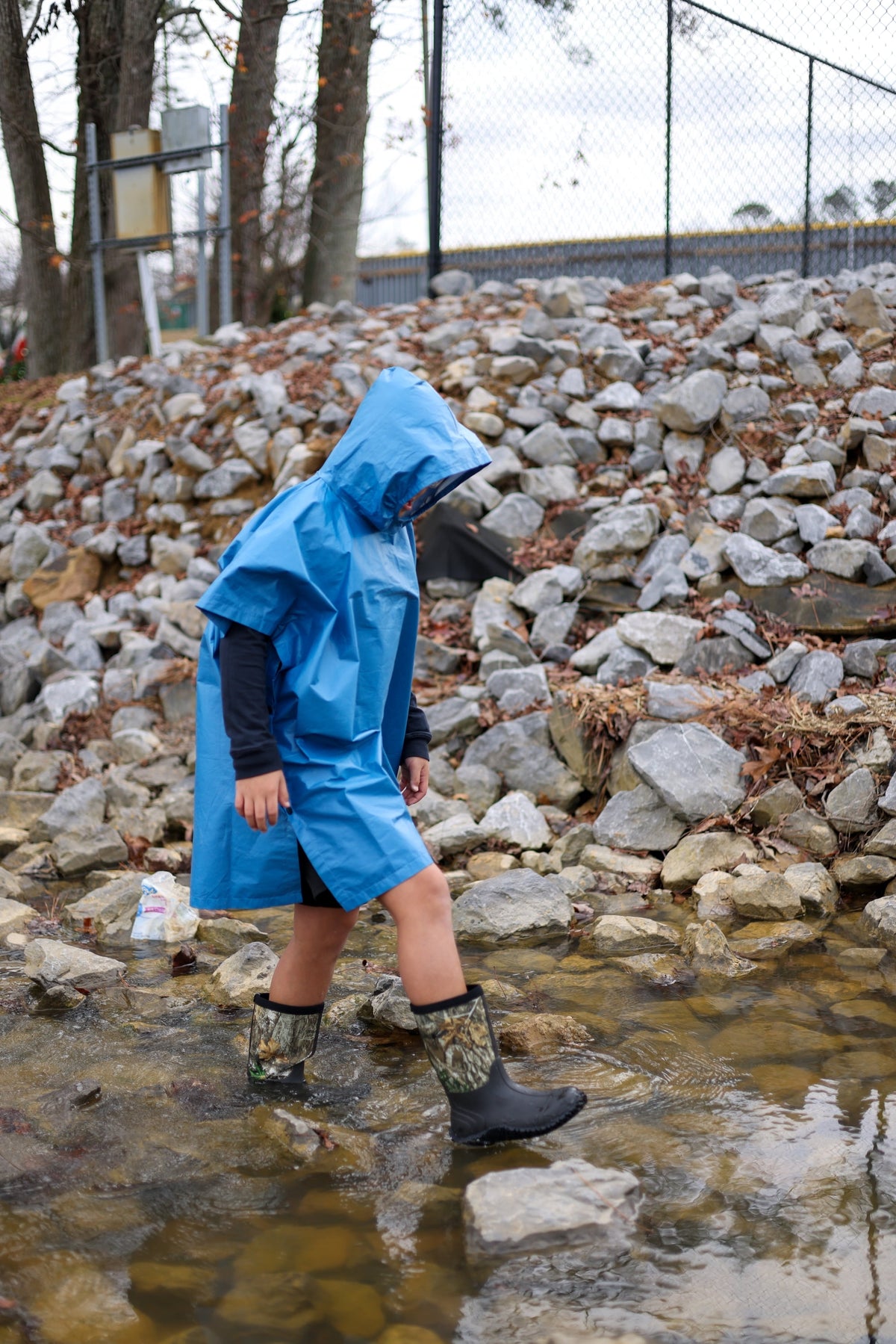 Frogg Toggs Ultra-Lite 2 Rain Poncho, Recyclable Rain Gear for Youth Boys & Girls, Carbon, One-Size